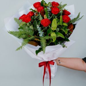 Lovely Rose Bouquet - Same Day Delivery Altona