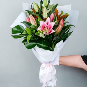 Lovely Lily Bouquet - Flower Delivery Altona